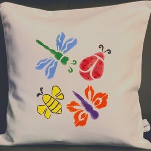 A pair of 14×14 envelop pillow case.